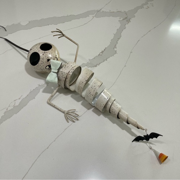 Happy Skeleton bouncy Door Decoration glow in the dark bow tie - Picture 4 of 9